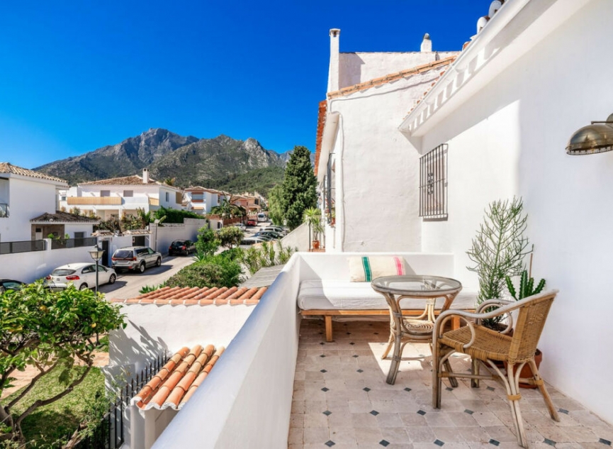 Resale - House -
Marbella