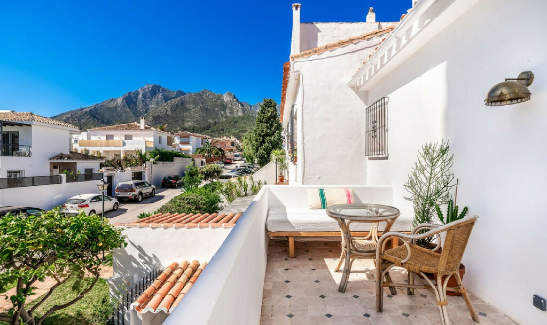 Resale - House -
Marbella