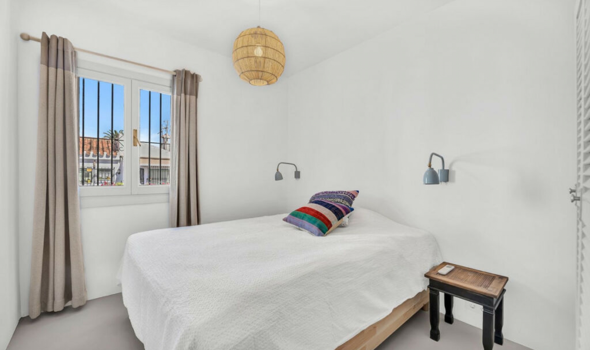 Resale - House -
Marbella