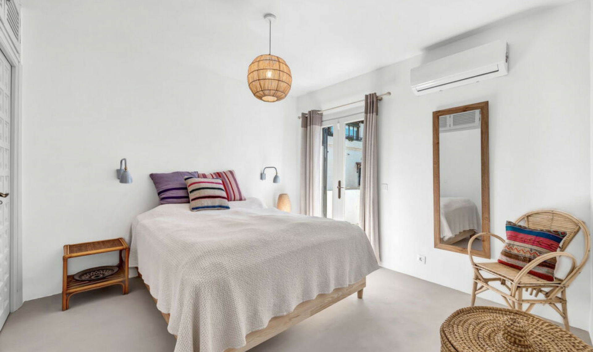 Resale - House -
Marbella