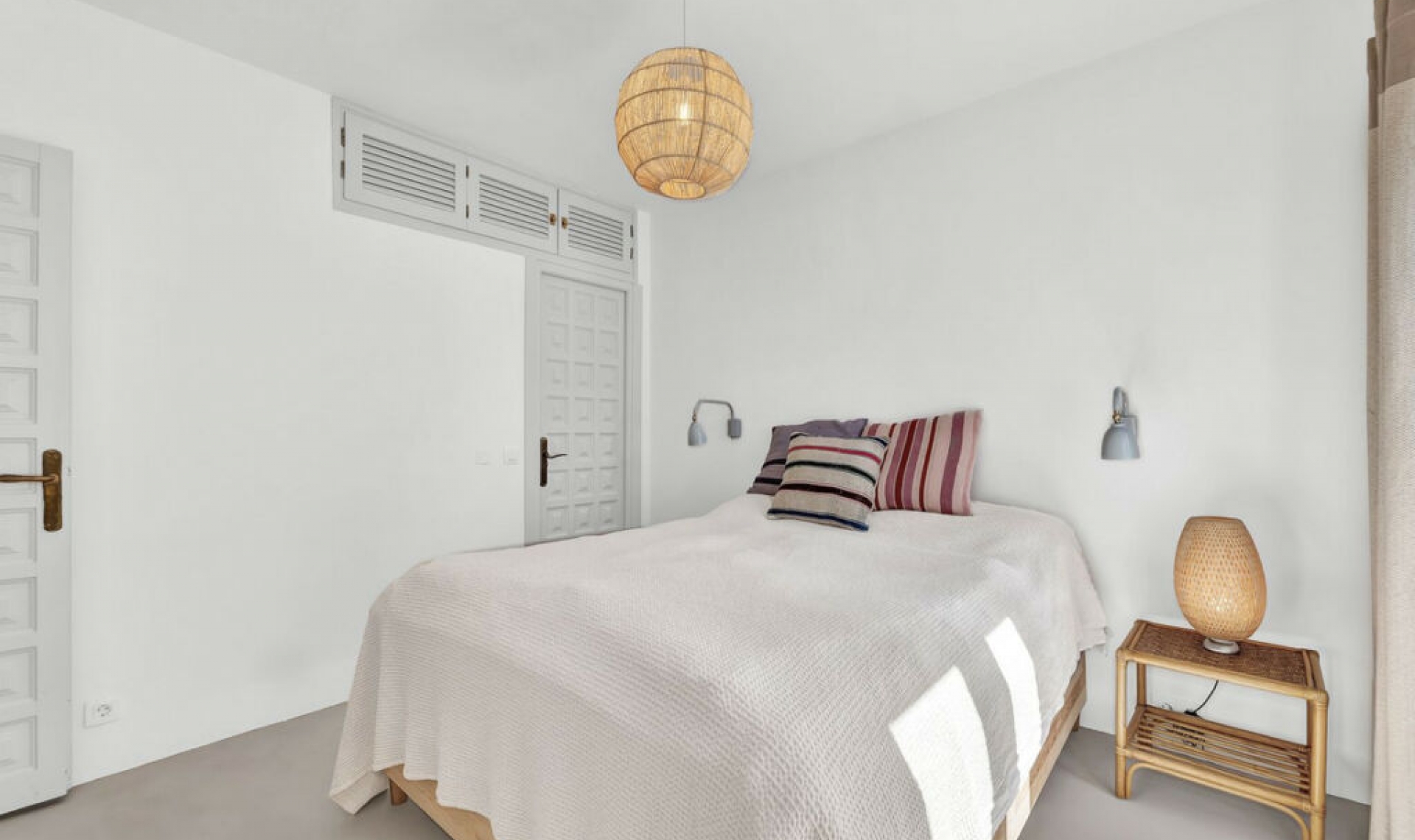 Resale - House -
Marbella