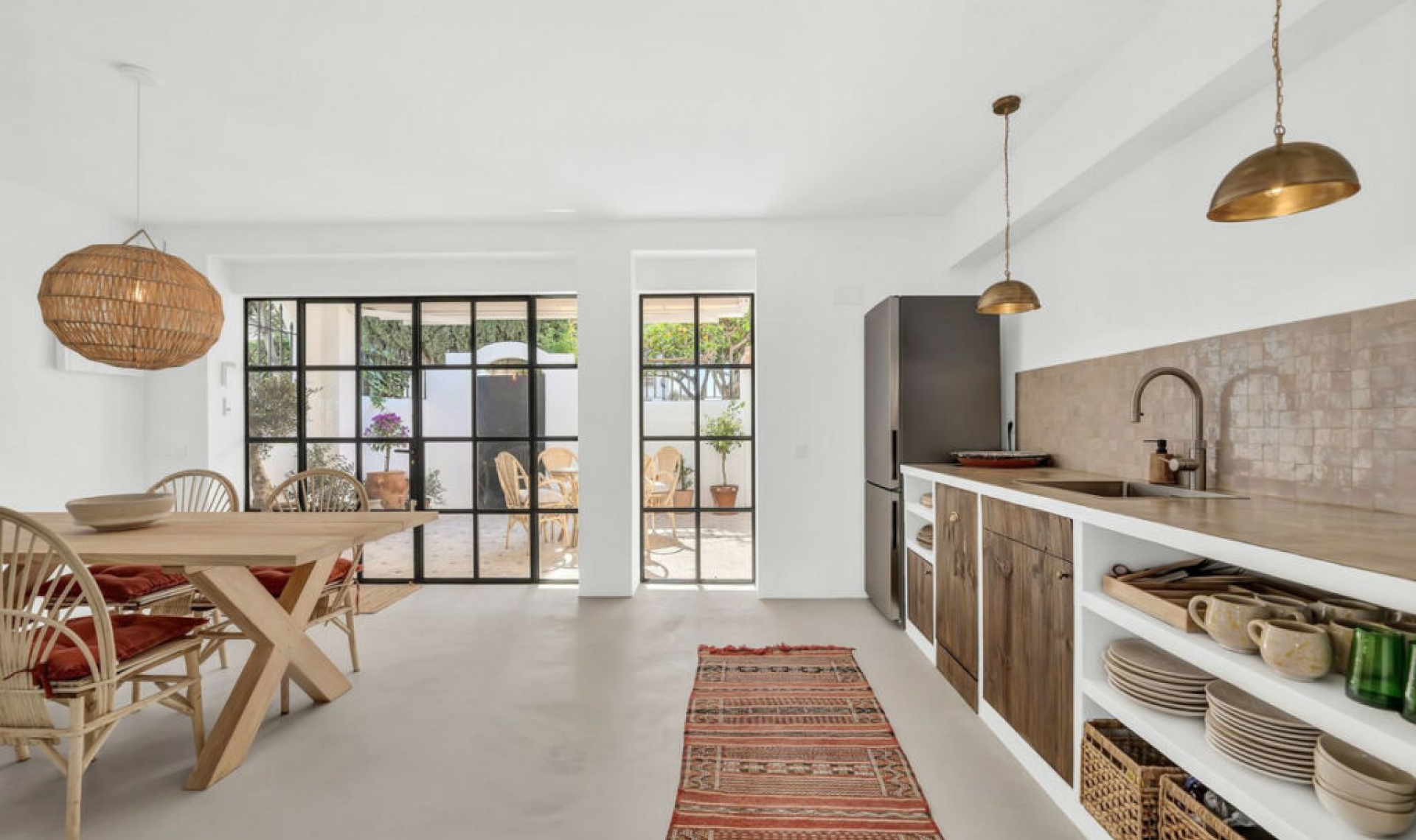 Resale - House -
Marbella