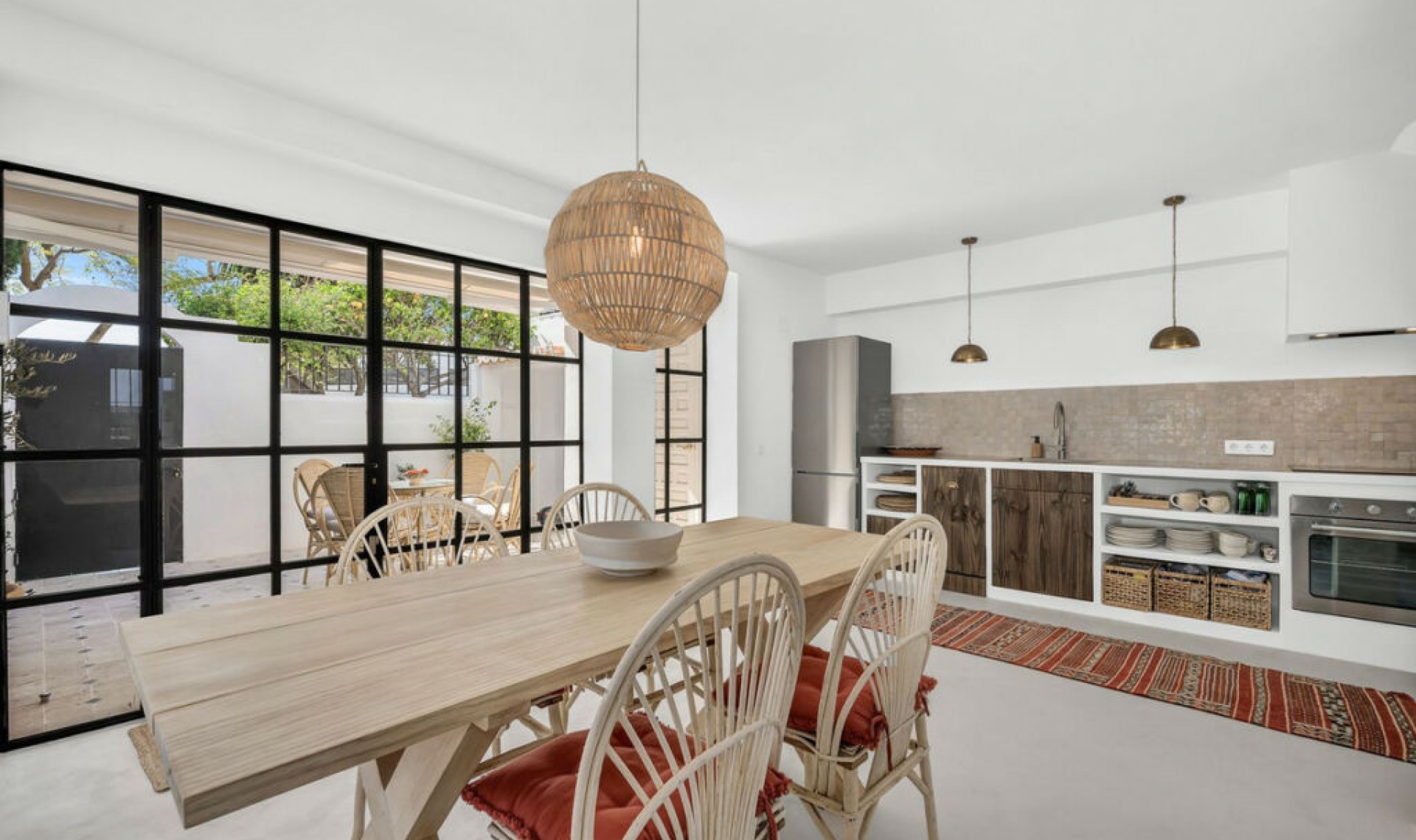 Resale - House -
Marbella