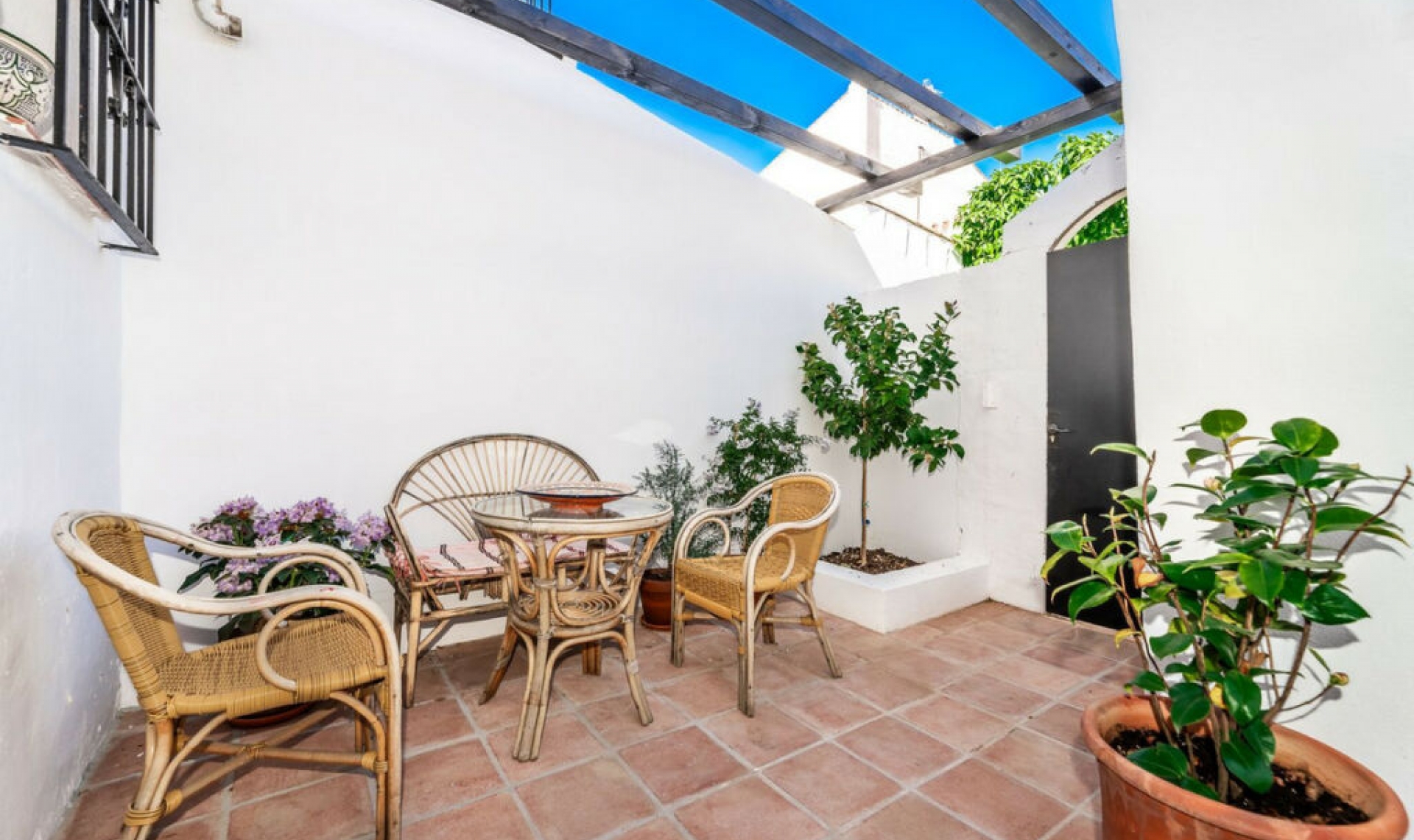 Resale - House -
Marbella