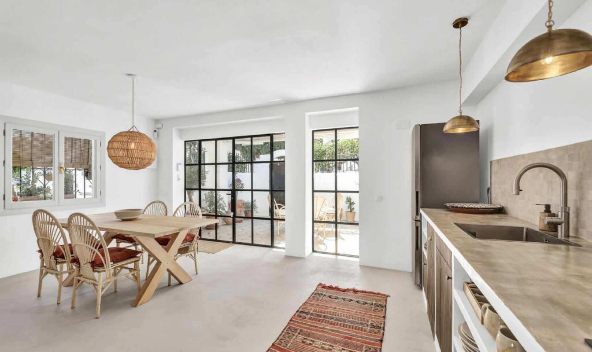 Resale - House -
Marbella