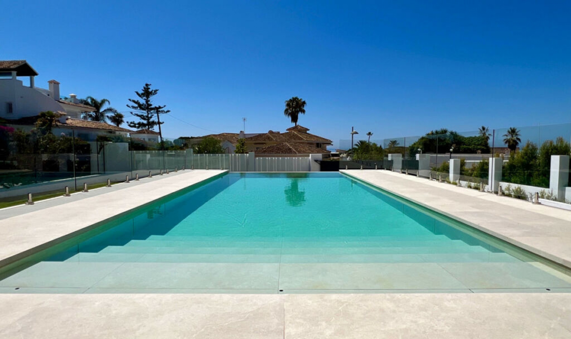 Resale - House -
Marbella