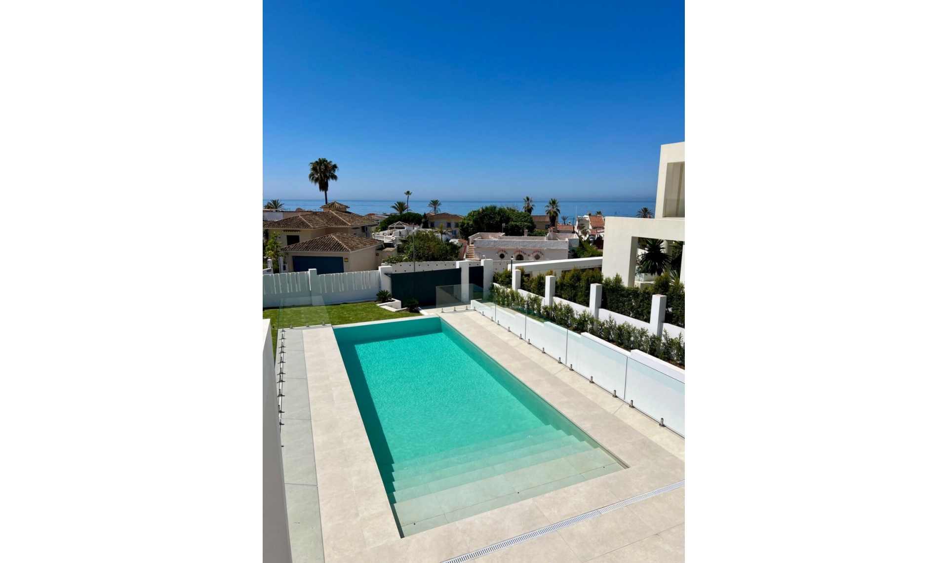 Resale - House -
Marbella