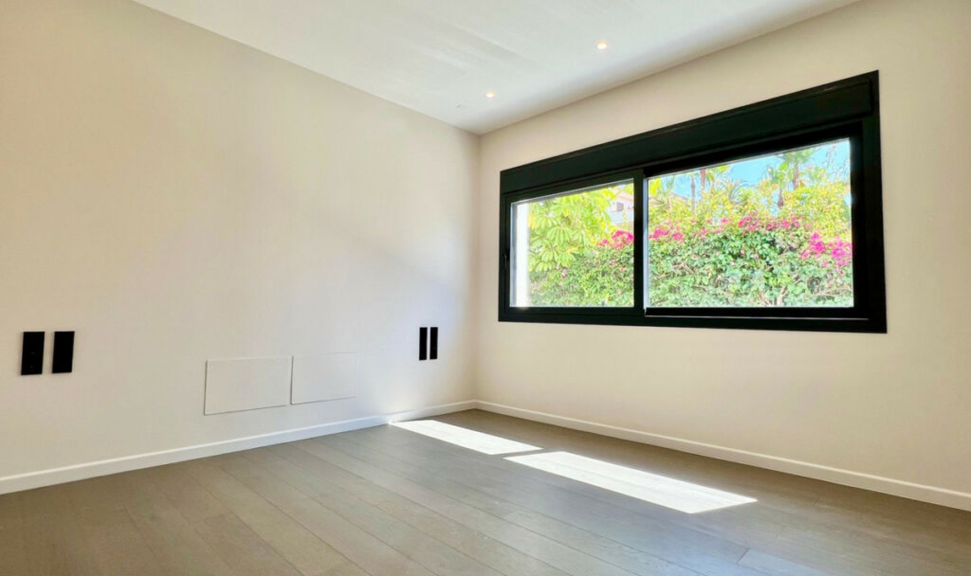 Resale - House -
Marbella