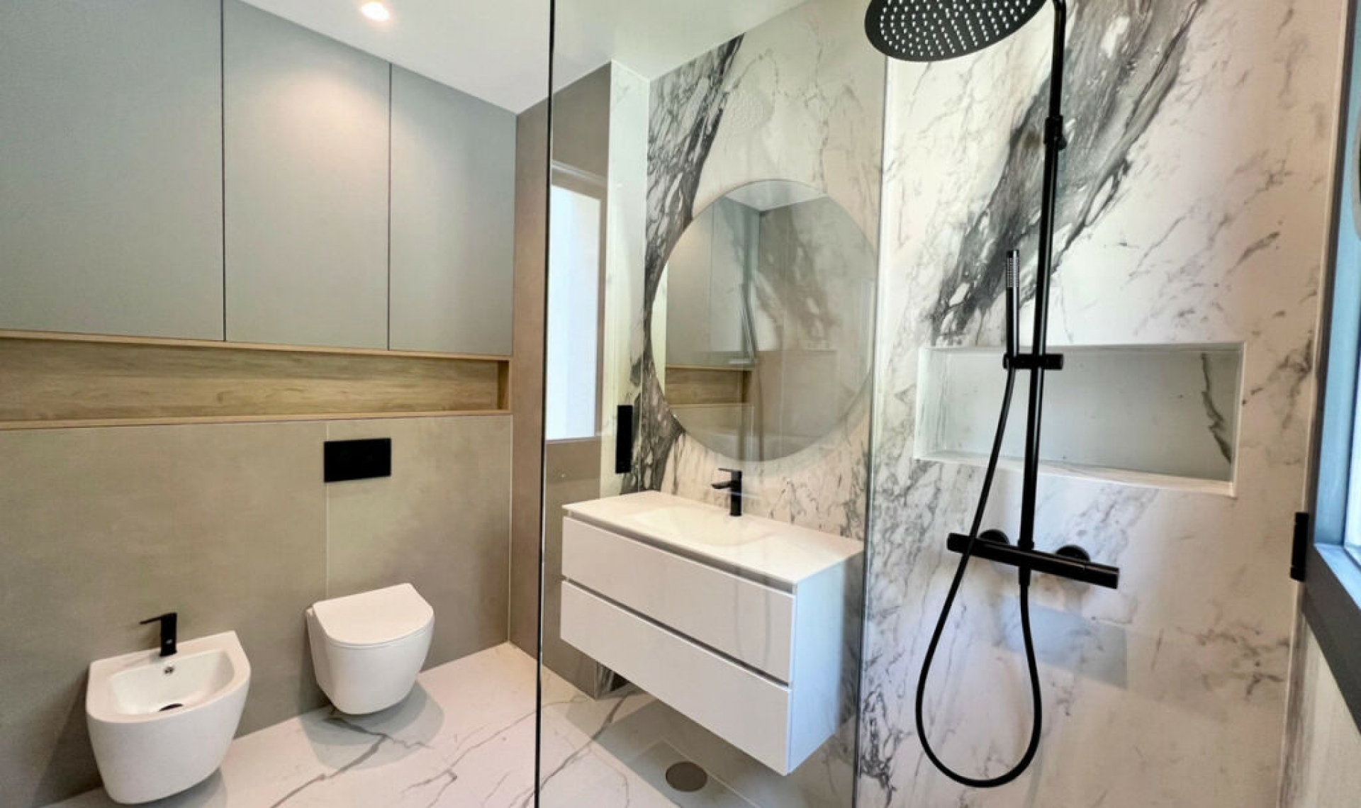 Resale - House -
Marbella