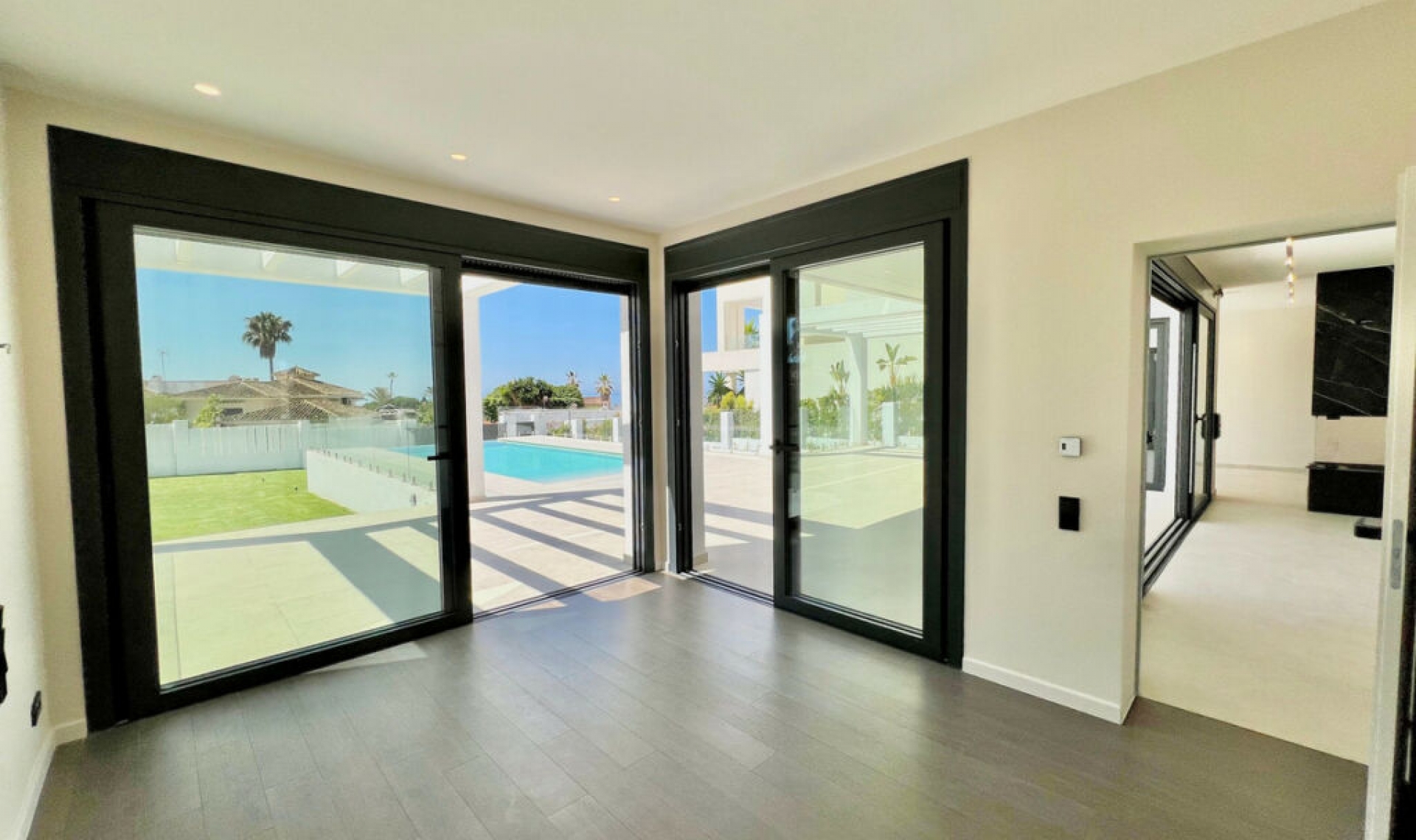 Resale - House -
Marbella