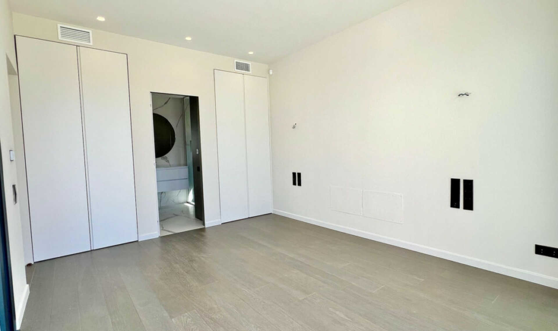 Resale - House -
Marbella