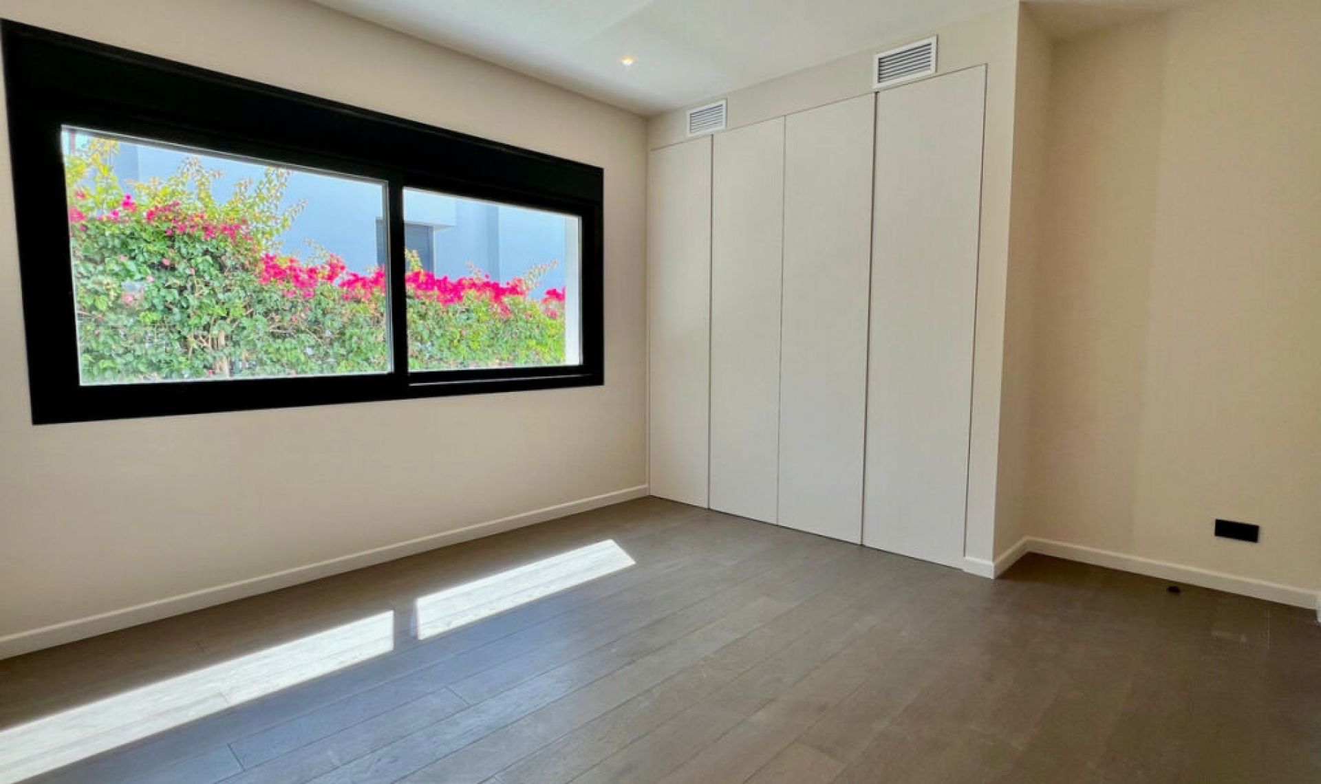 Resale - House -
Marbella