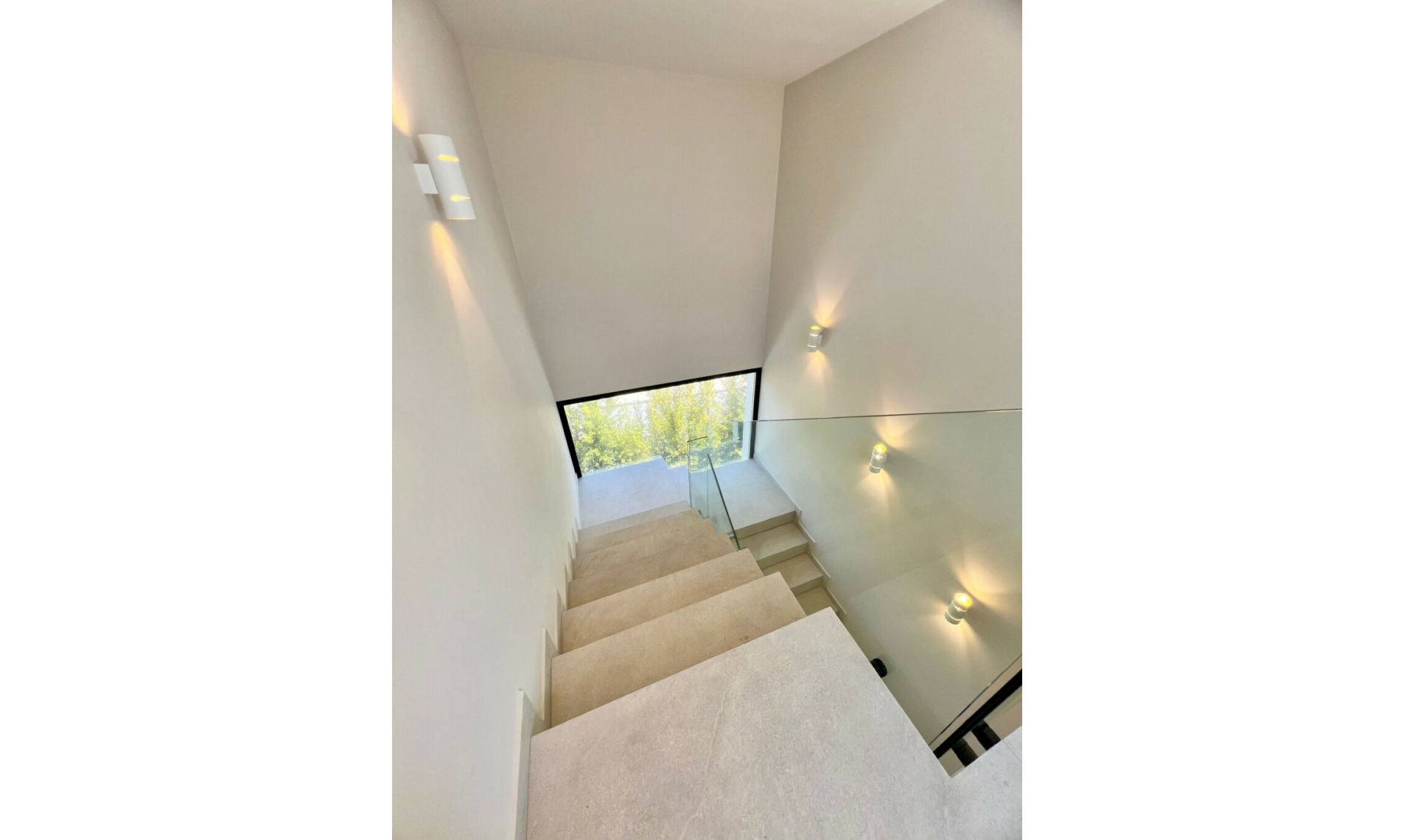 Resale - House -
Marbella