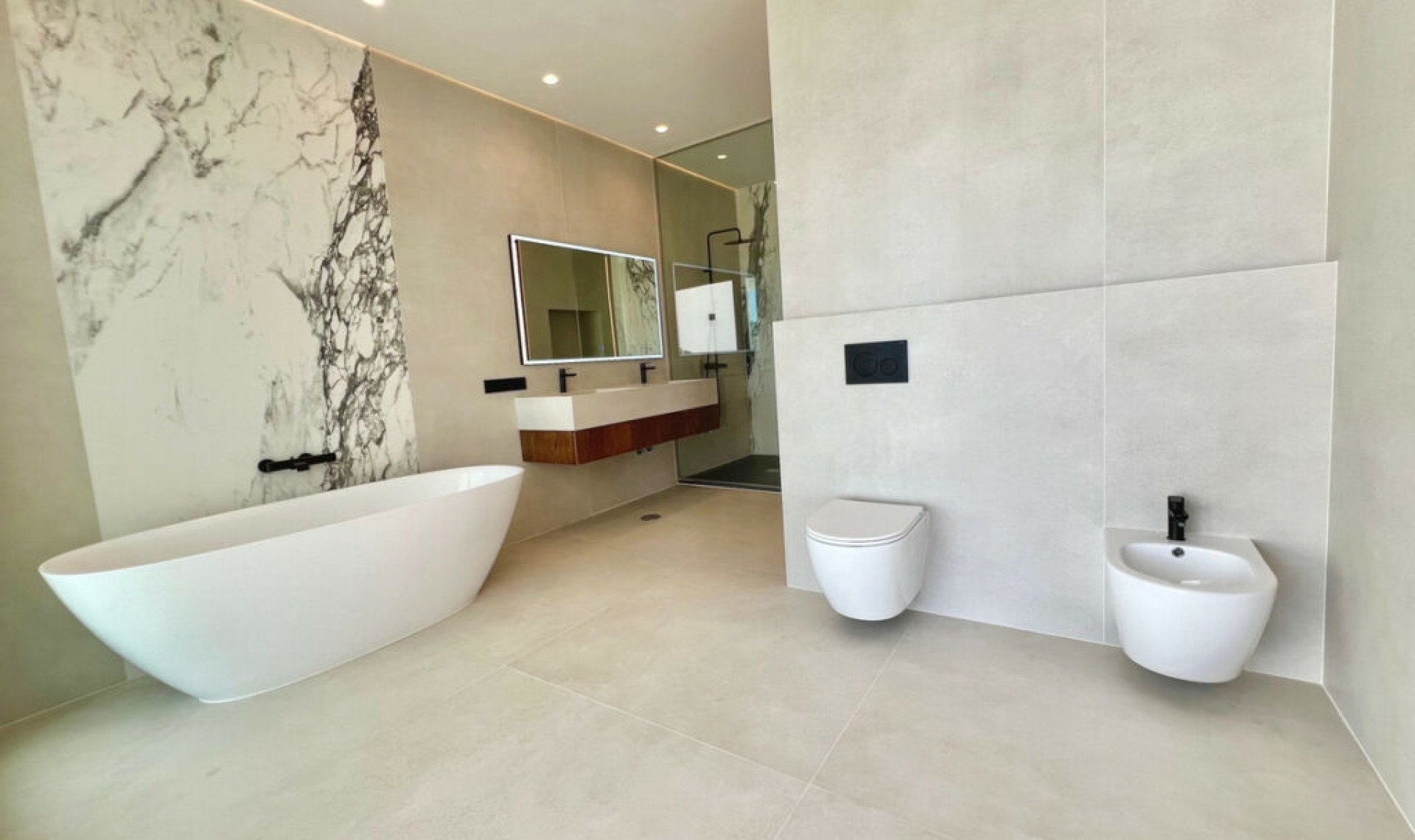 Resale - House -
Marbella