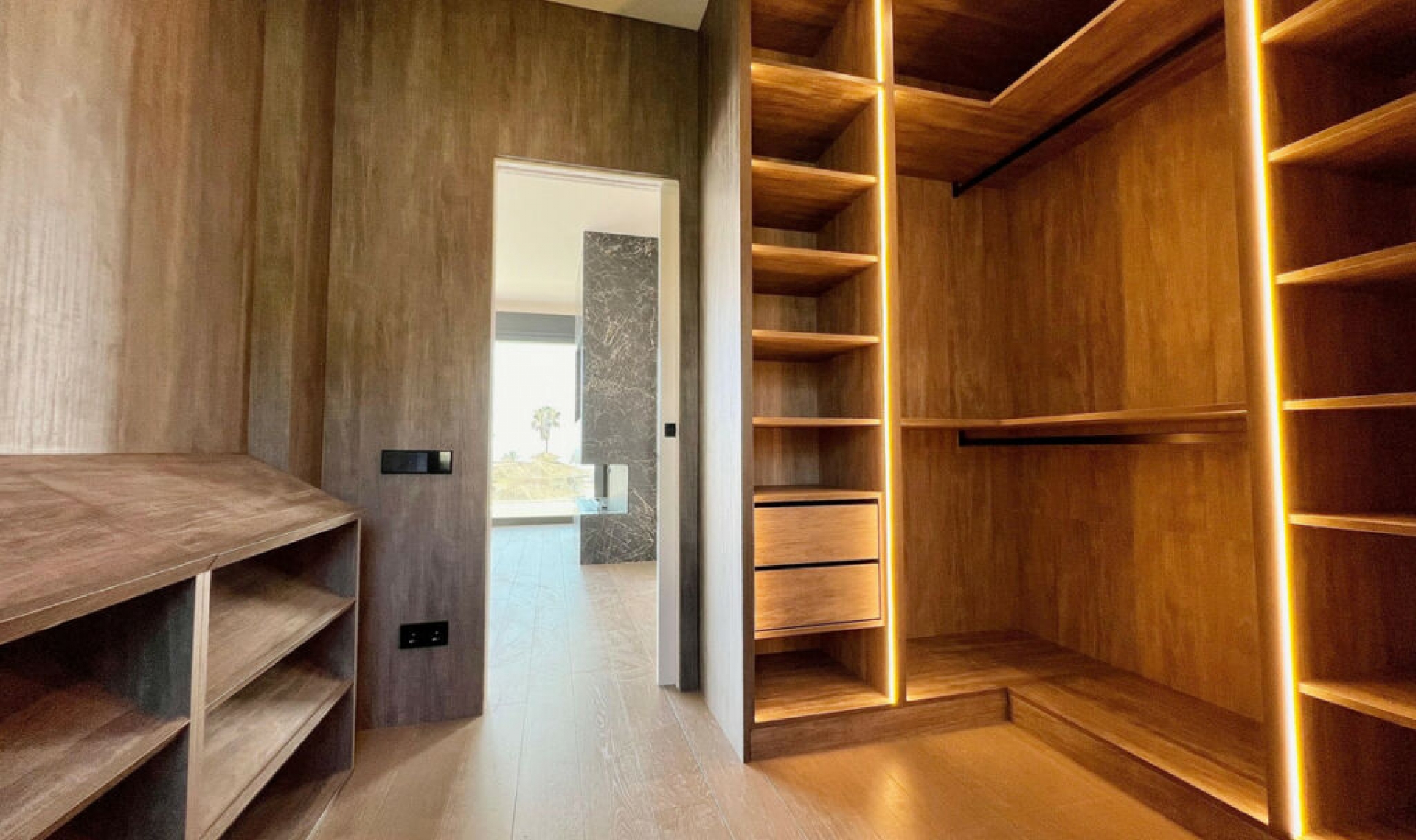 Resale - House -
Marbella