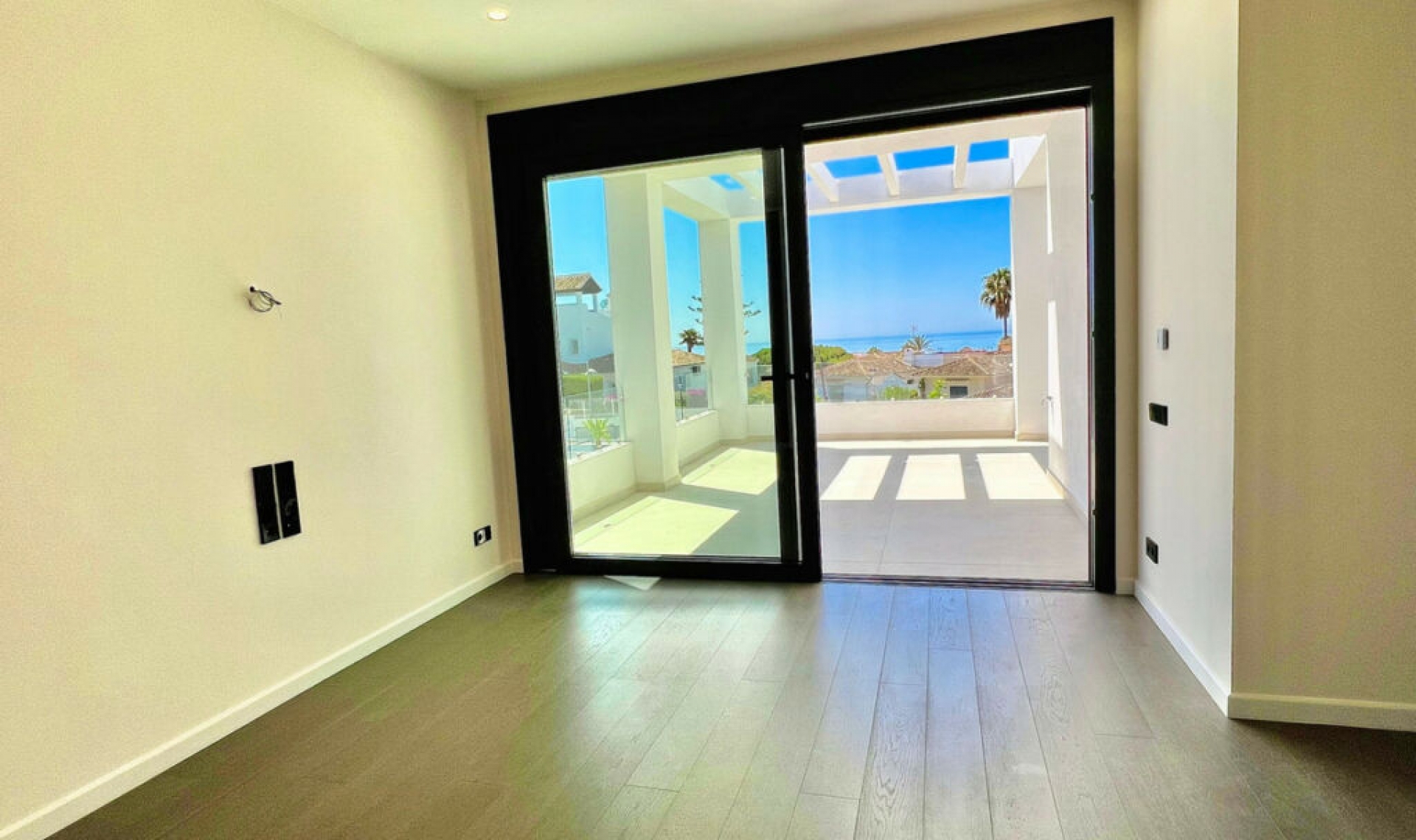 Resale - House -
Marbella