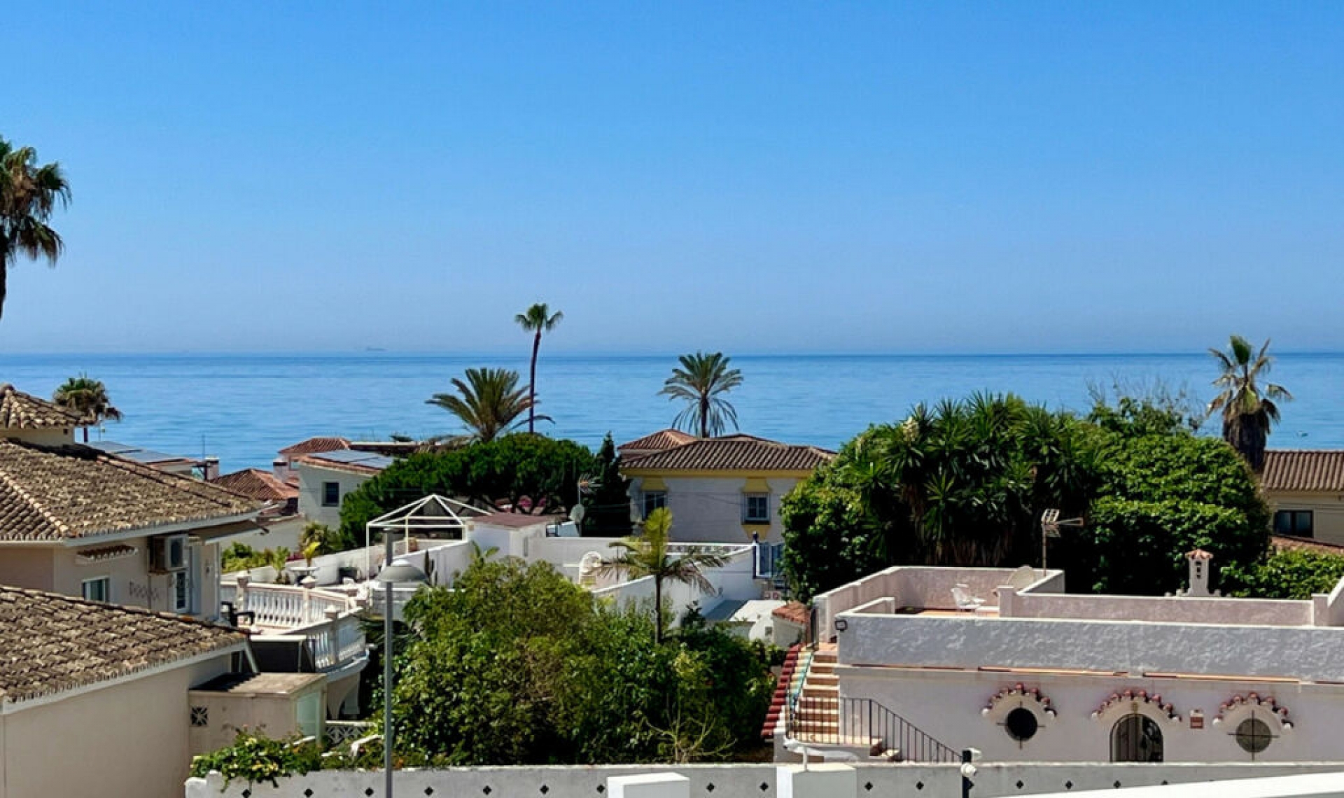 Resale - House -
Marbella