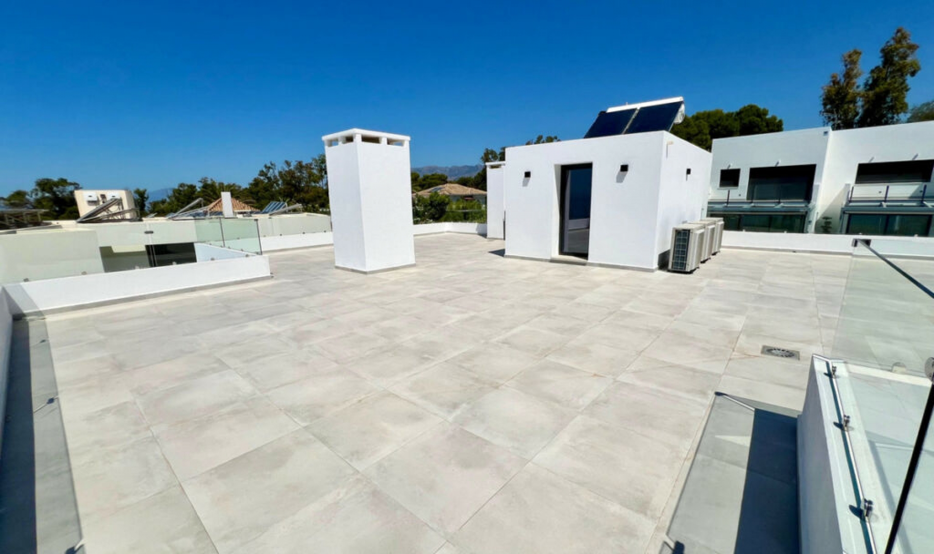 Resale - House -
Marbella