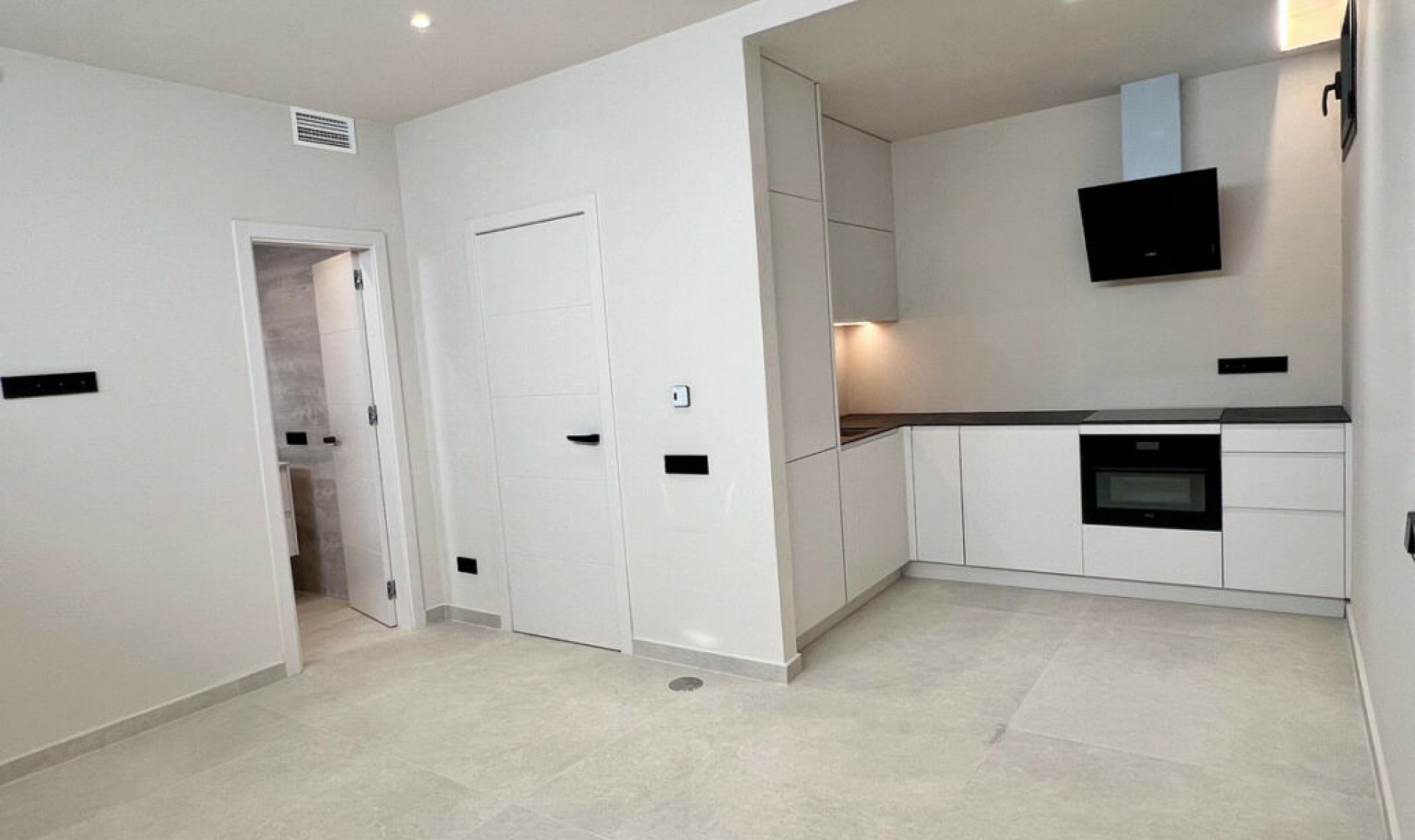 Resale - House -
Marbella