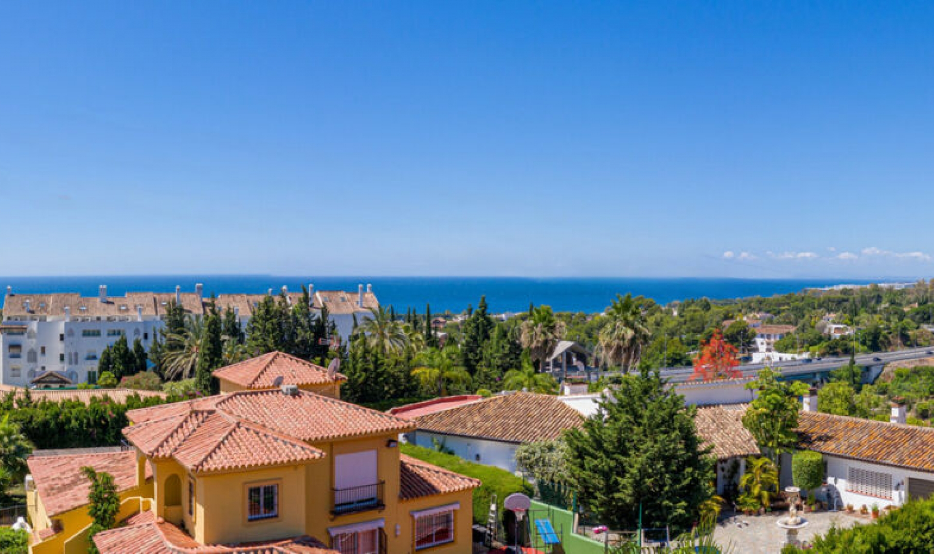 Resale - House -
Marbella