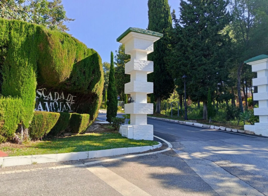 Resale - House -
Marbella