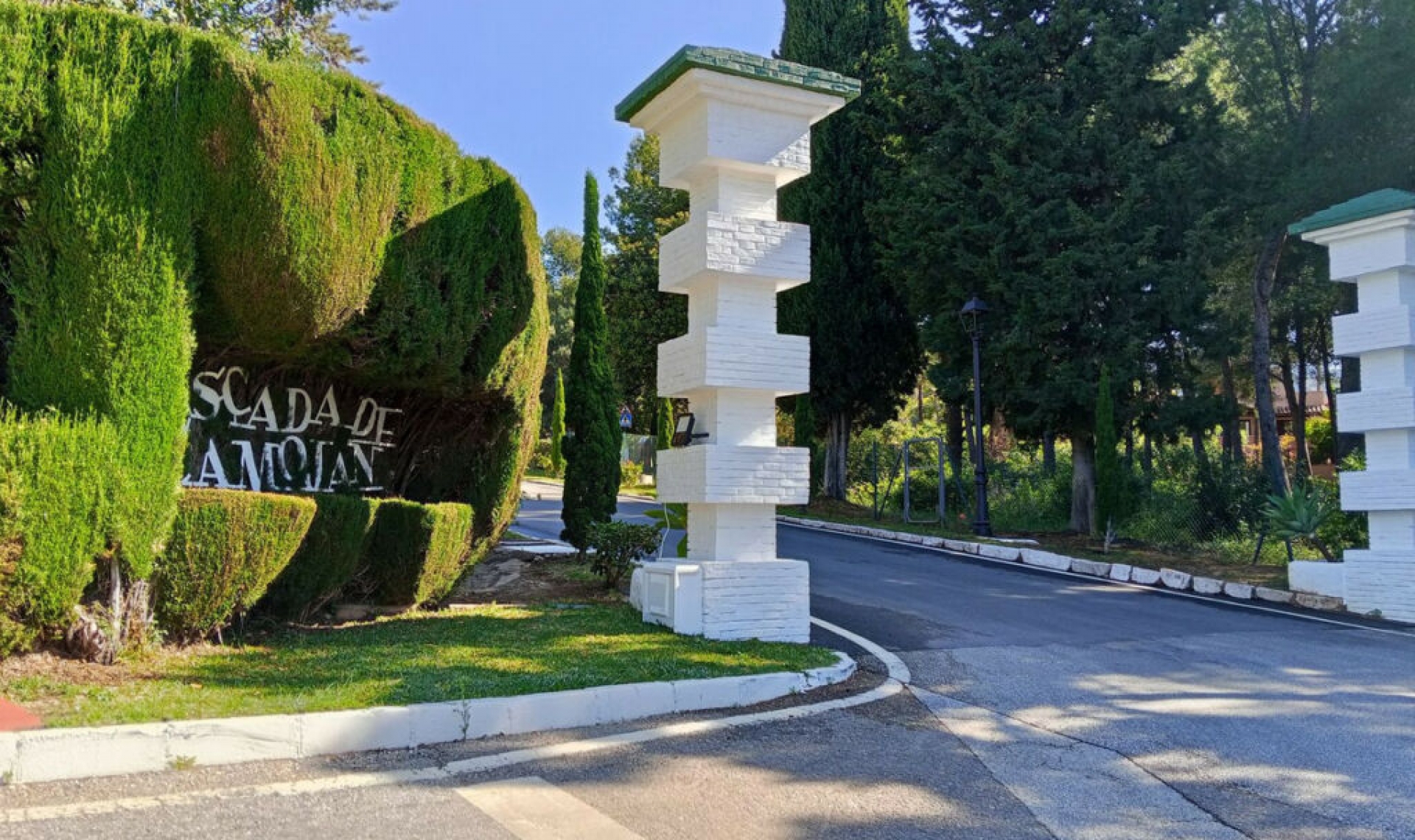 Resale - House -
Marbella