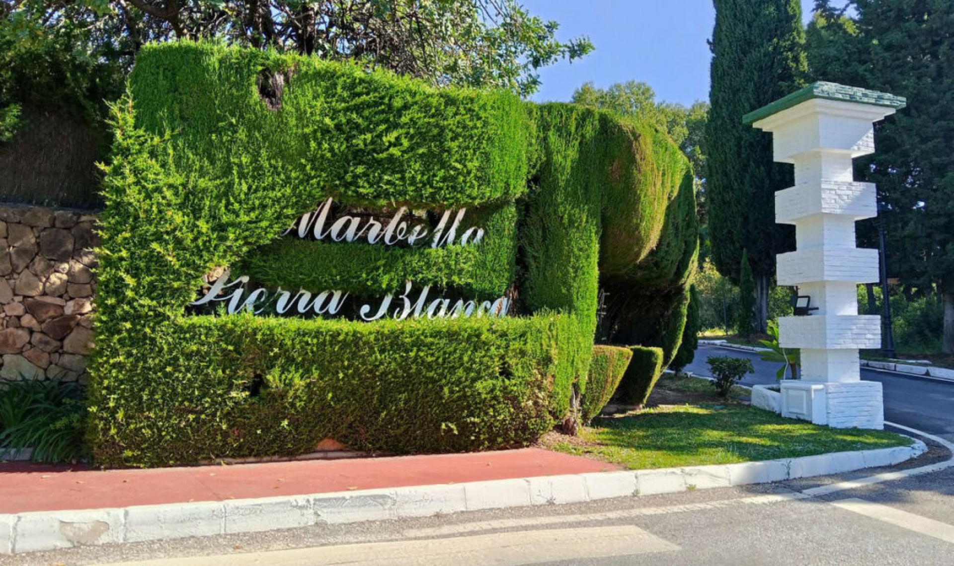 Resale - House -
Marbella