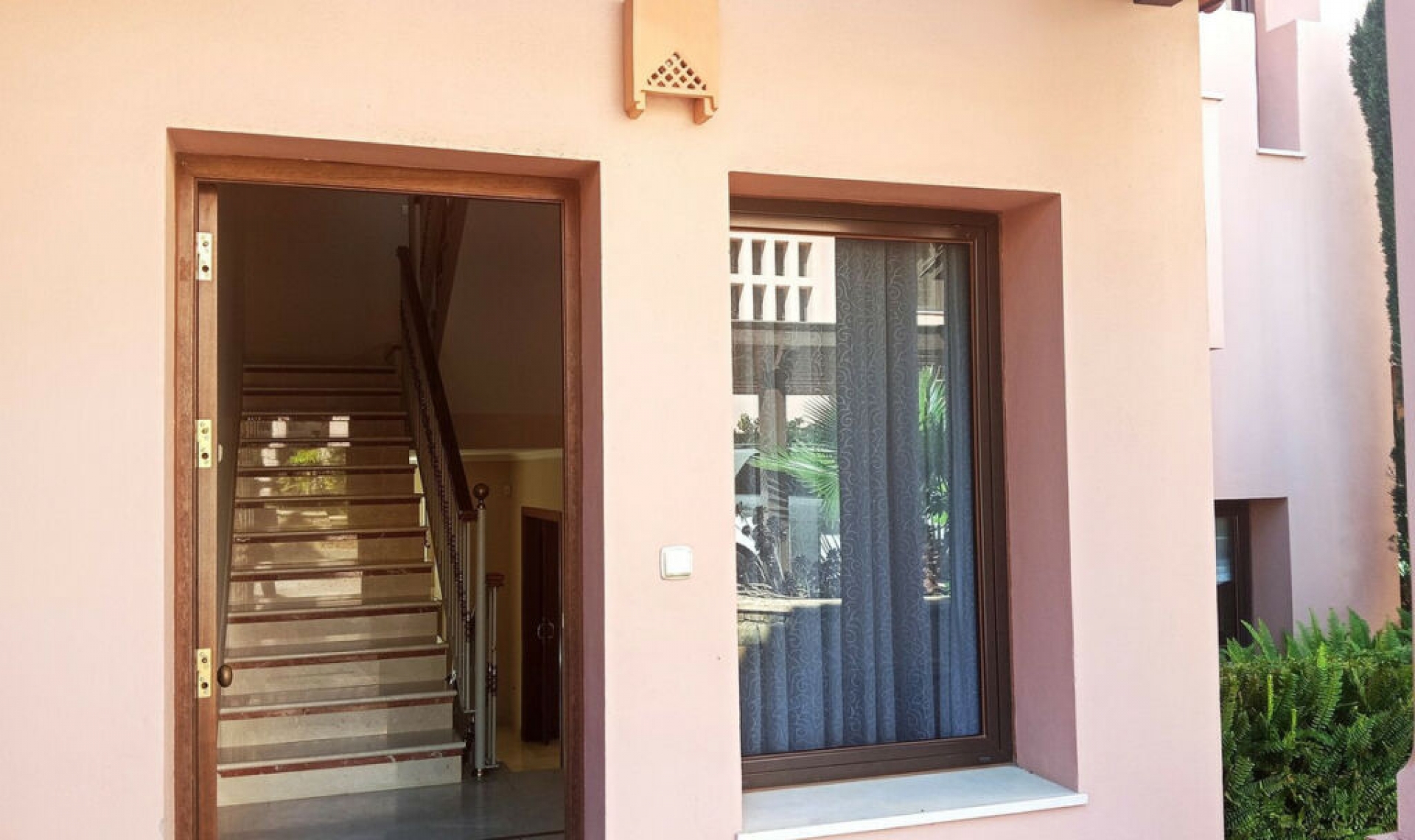 Resale - House -
Marbella