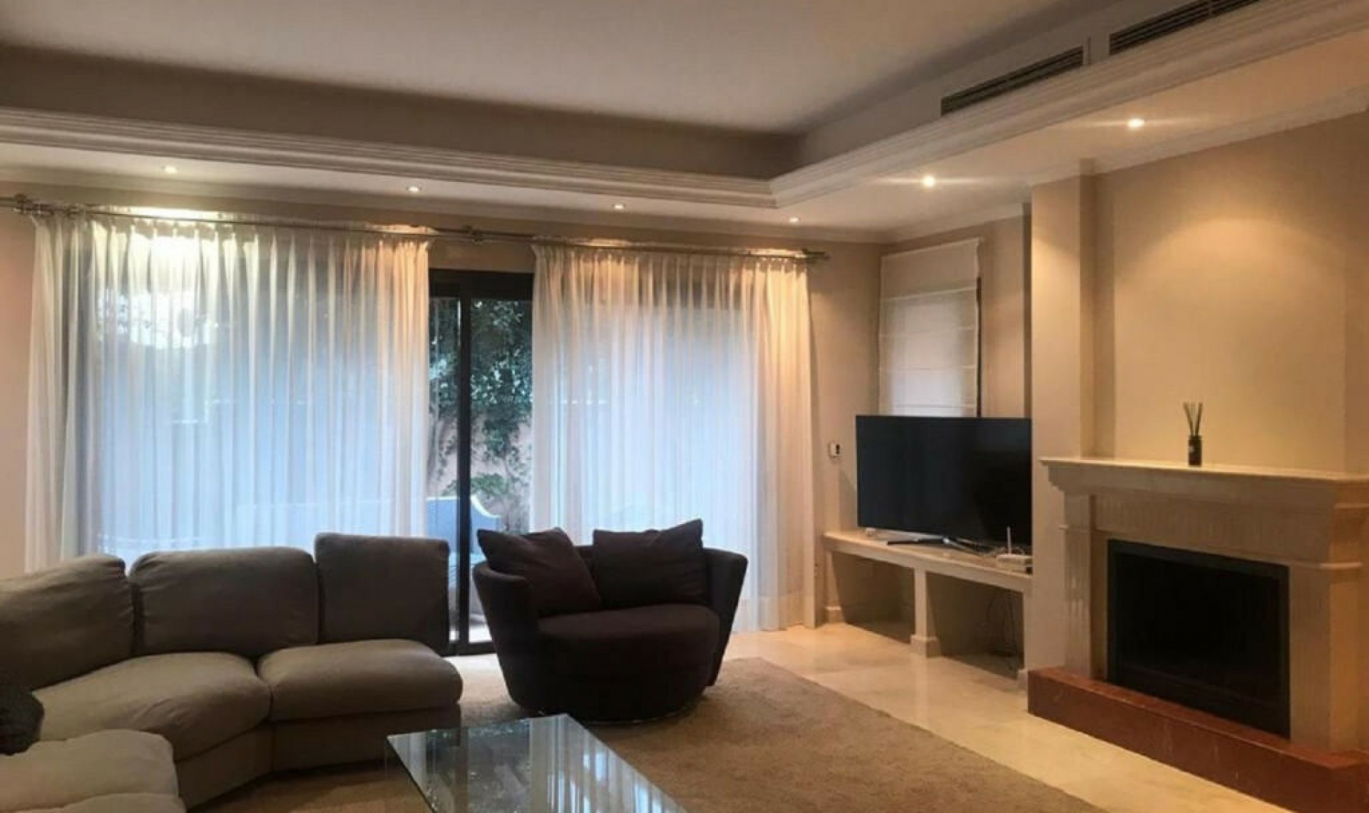 Resale - House -
Marbella