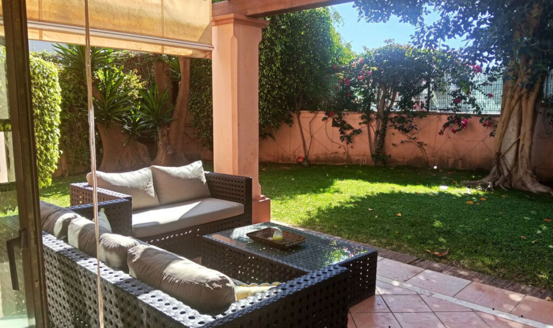 Resale - House -
Marbella