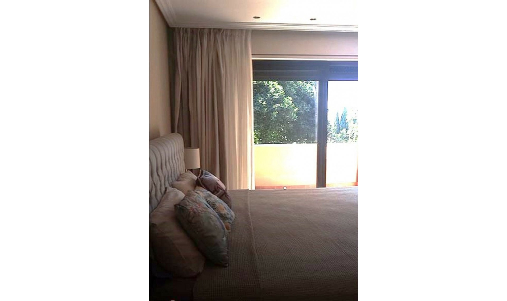 Resale - House -
Marbella