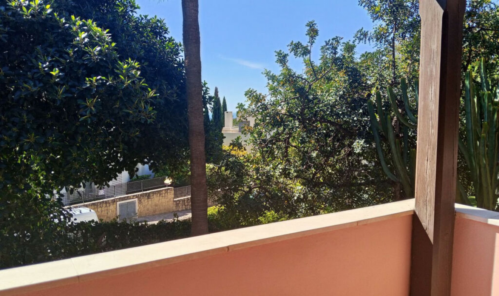 Resale - House -
Marbella