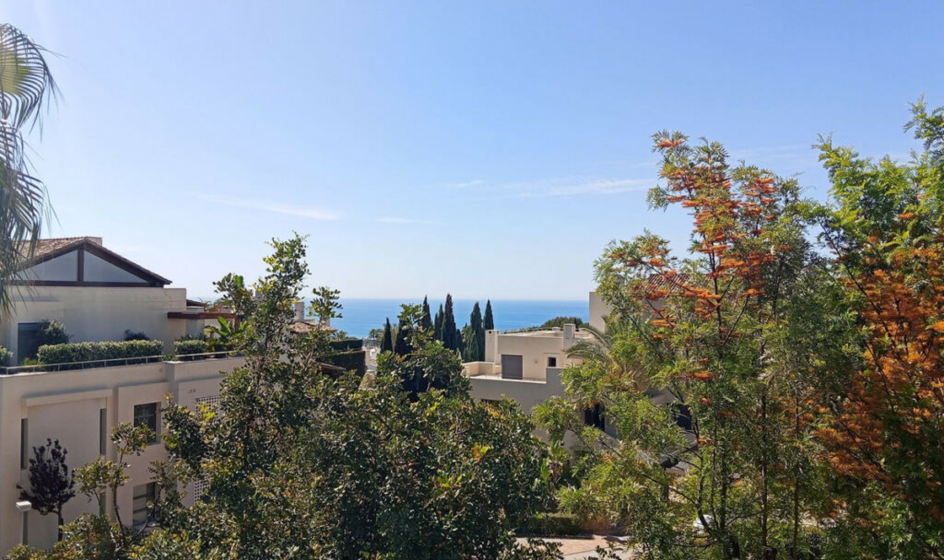 Resale - House -
Marbella