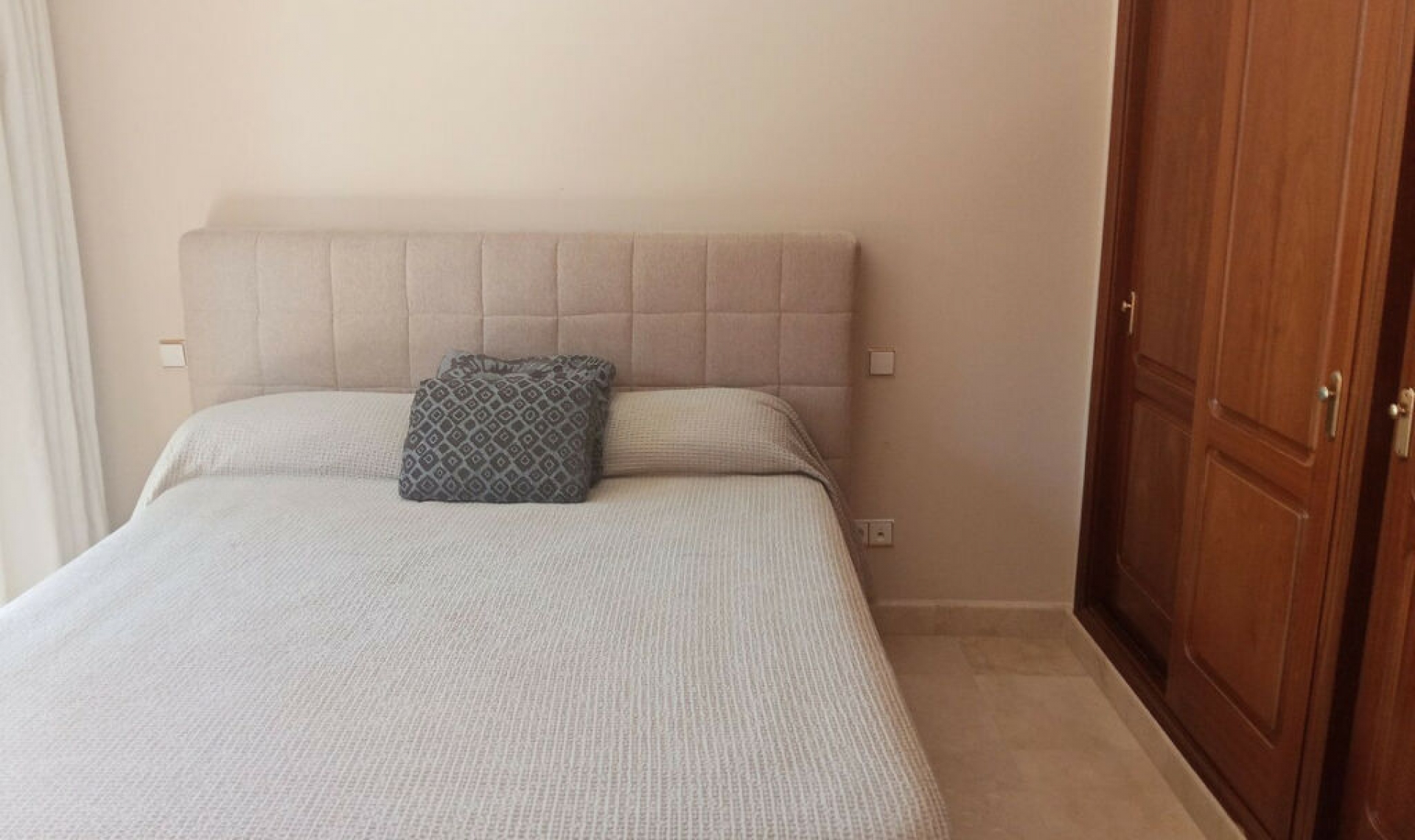 Resale - House -
Marbella