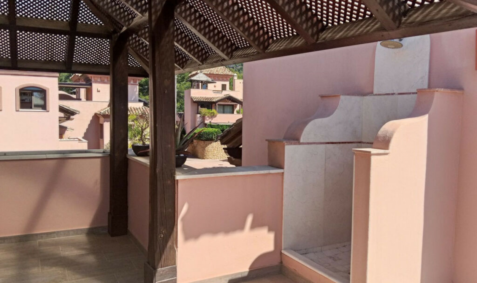 Resale - House -
Marbella