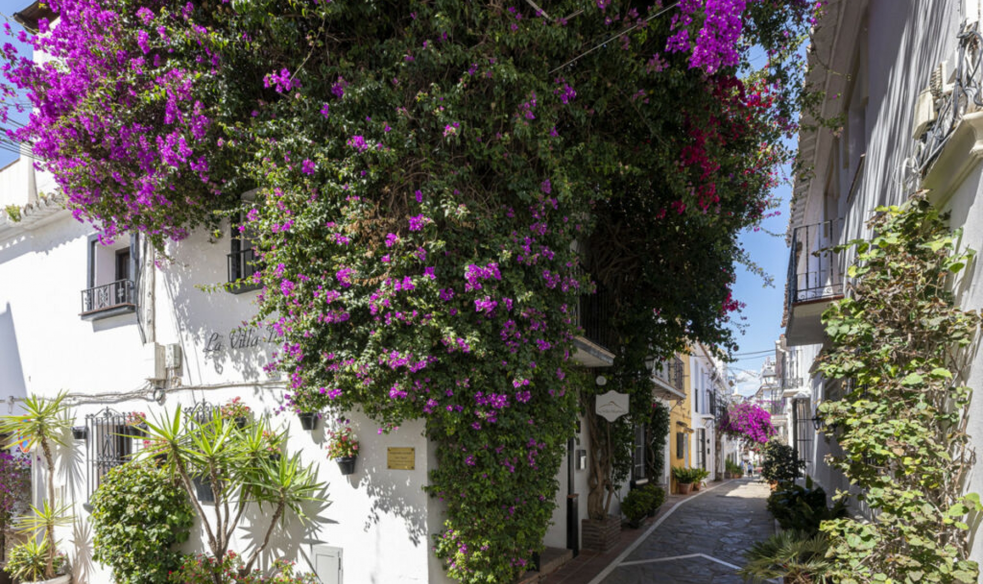 Resale - House -
Marbella