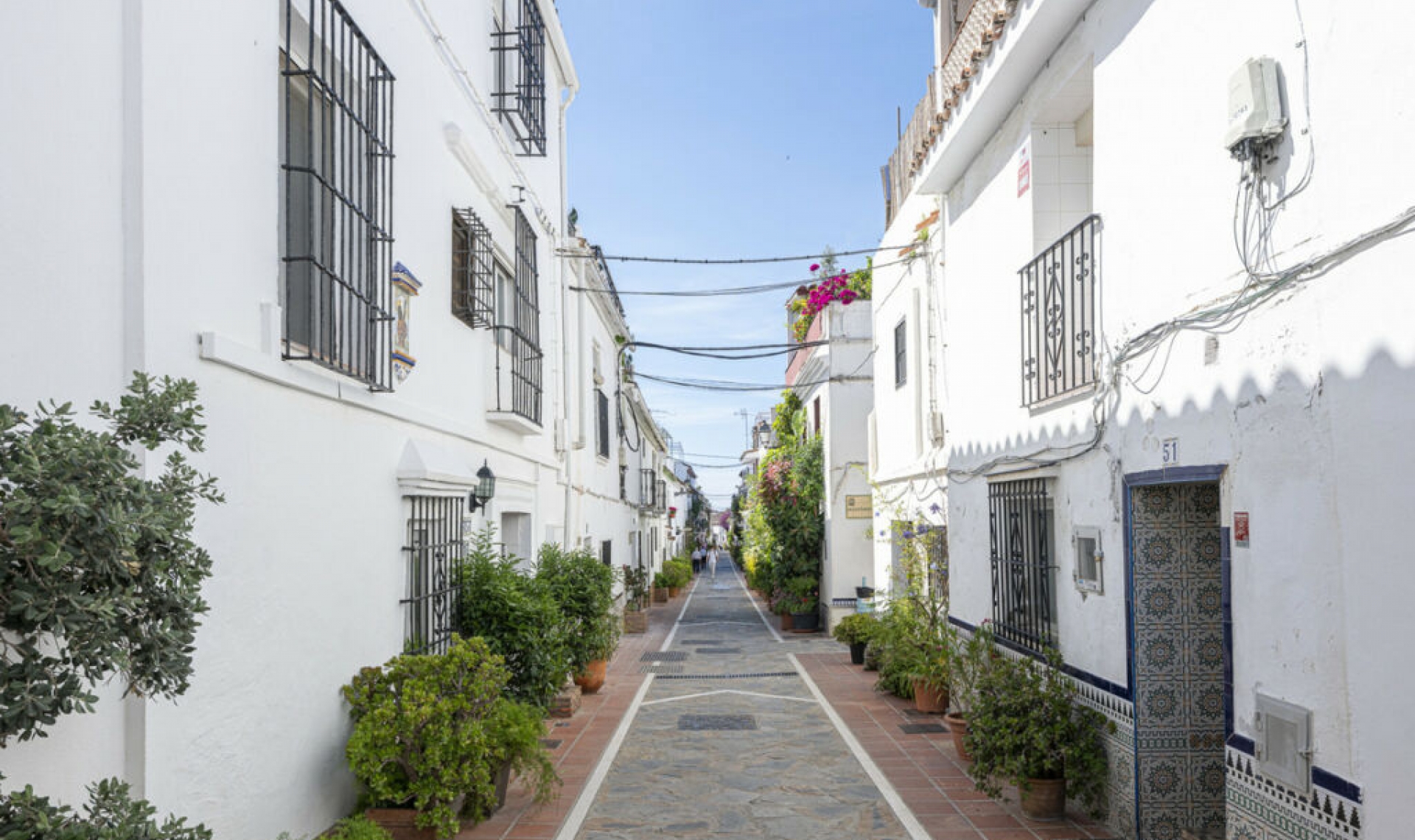 Resale - House -
Marbella