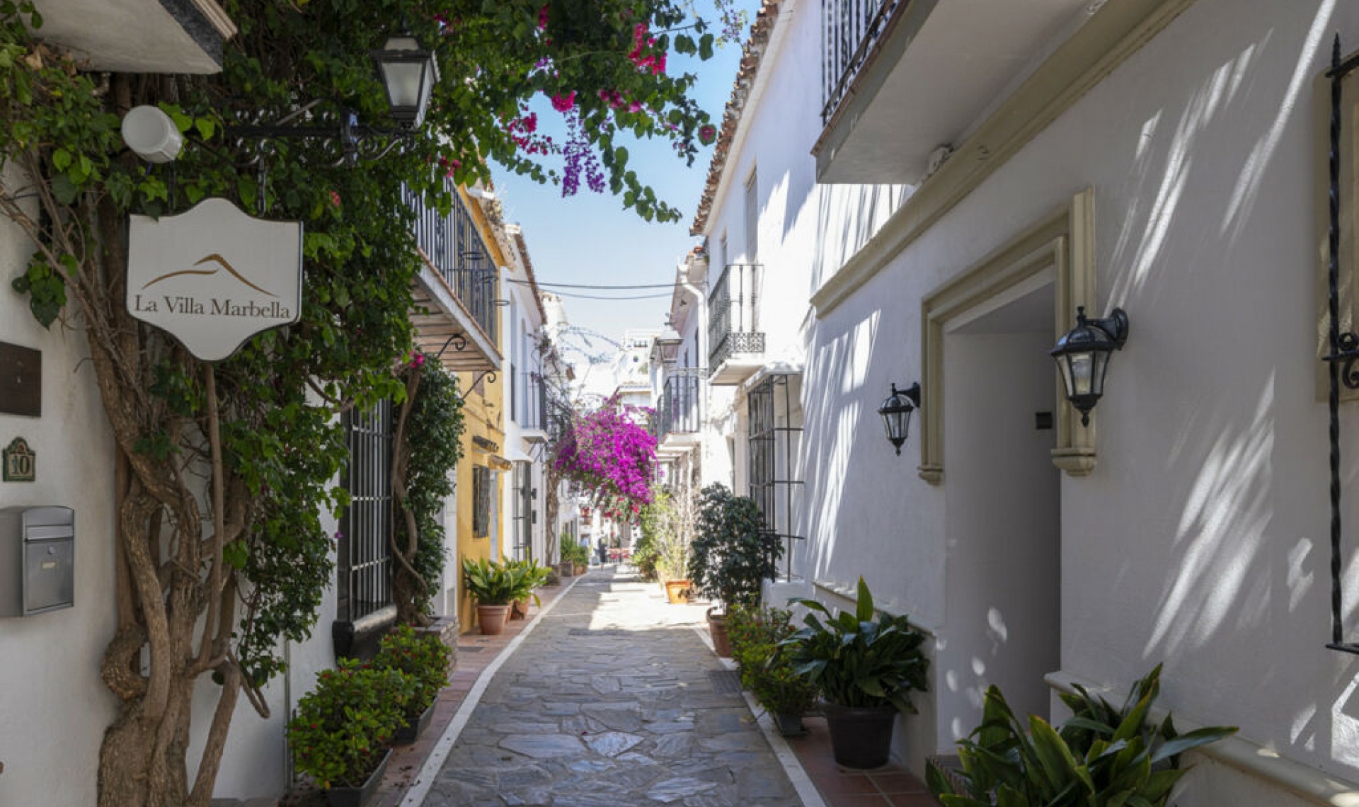 Resale - House -
Marbella