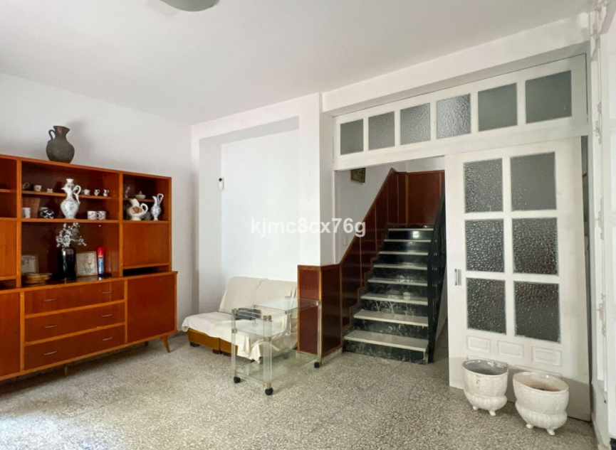 Resale - House -
Marbella