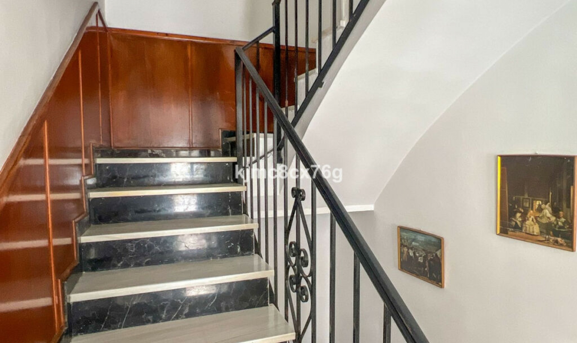 Resale - House -
Marbella