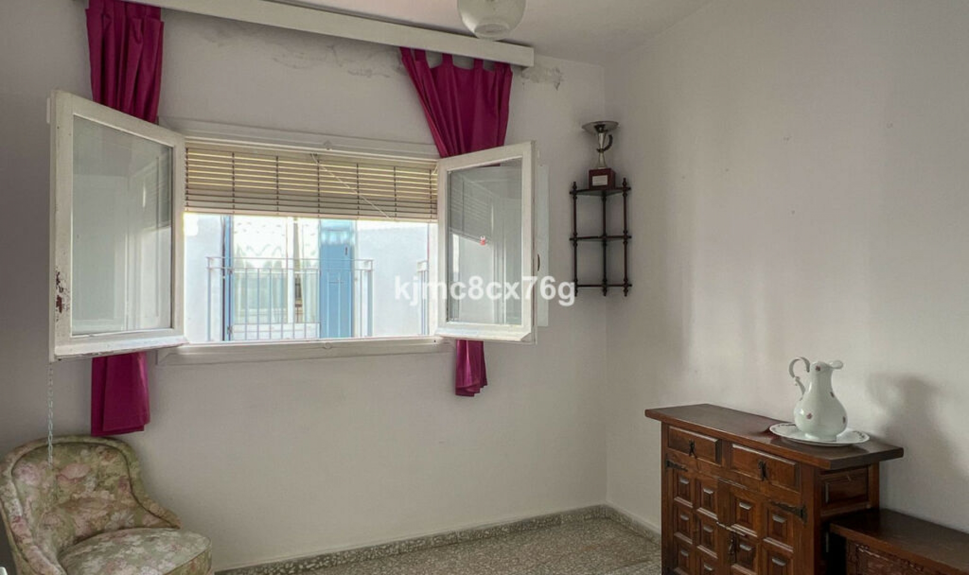 Resale - House -
Marbella