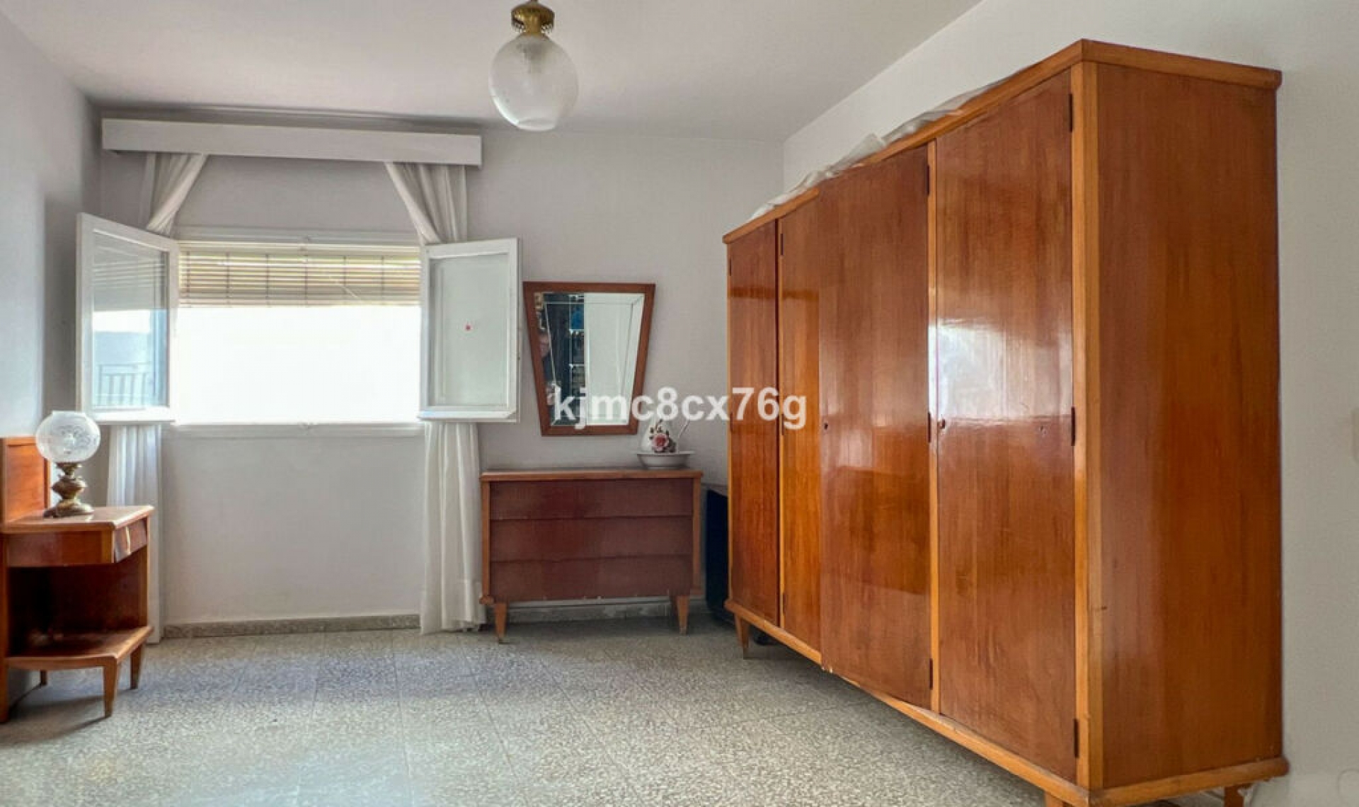 Resale - House -
Marbella