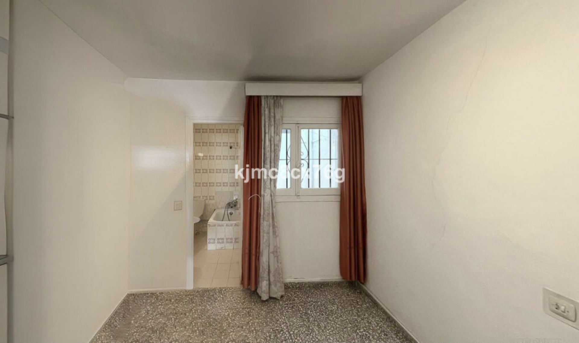 Resale - House -
Marbella