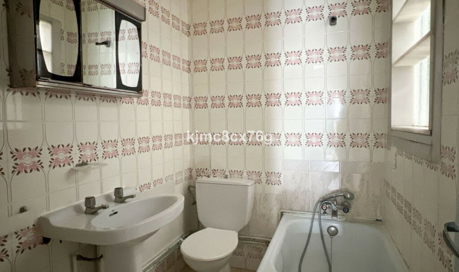 Resale - House -
Marbella