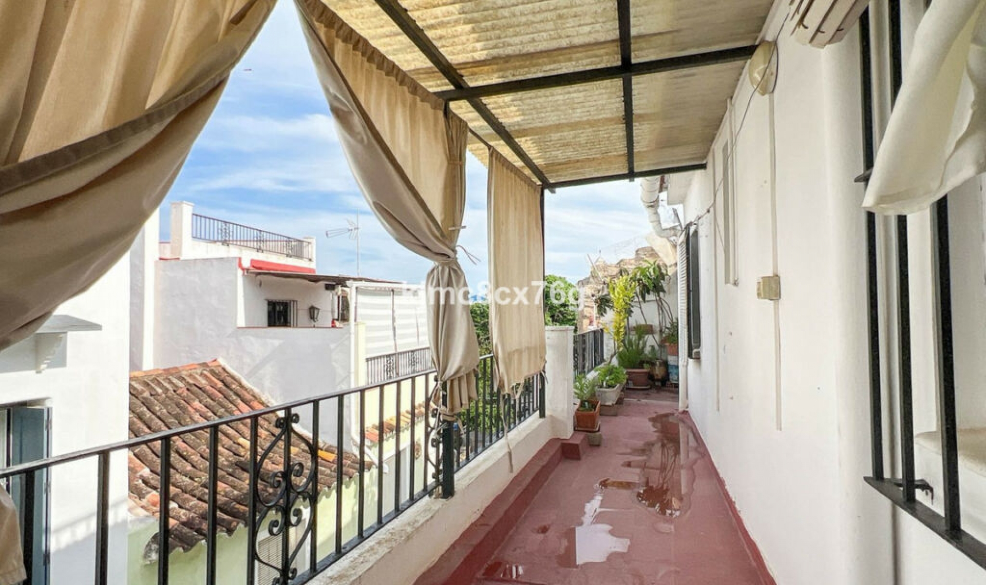Resale - House -
Marbella