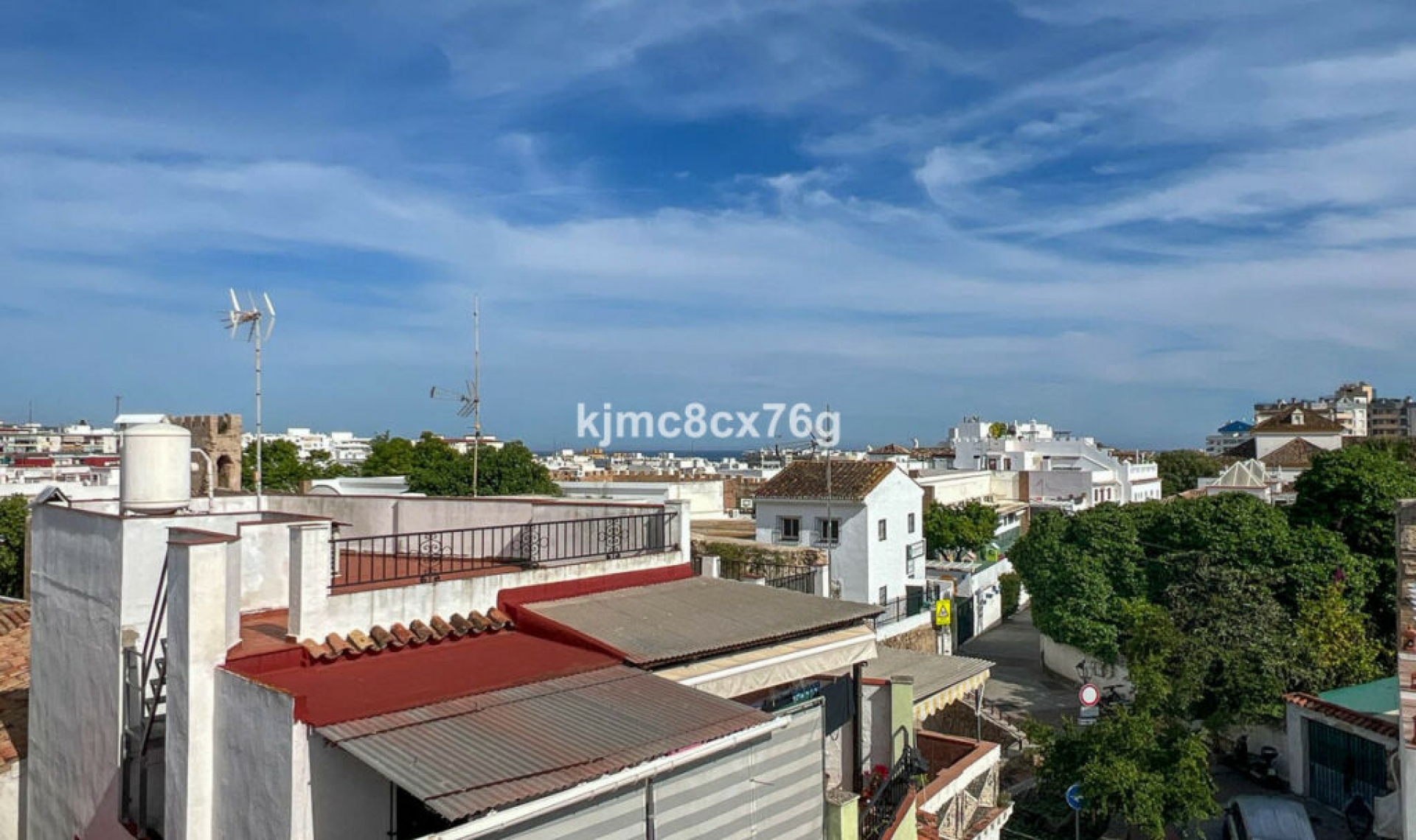 Resale - House -
Marbella