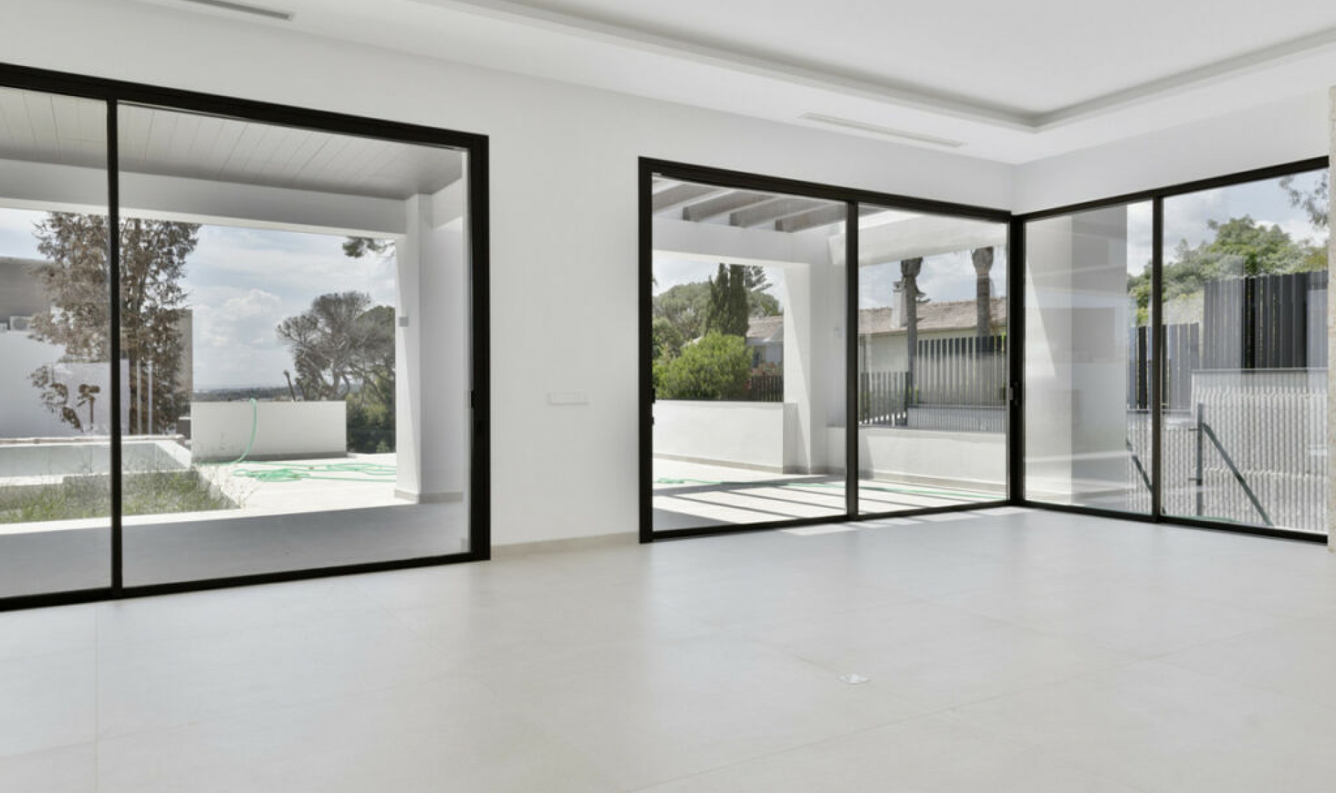 Resale - House -
Marbella