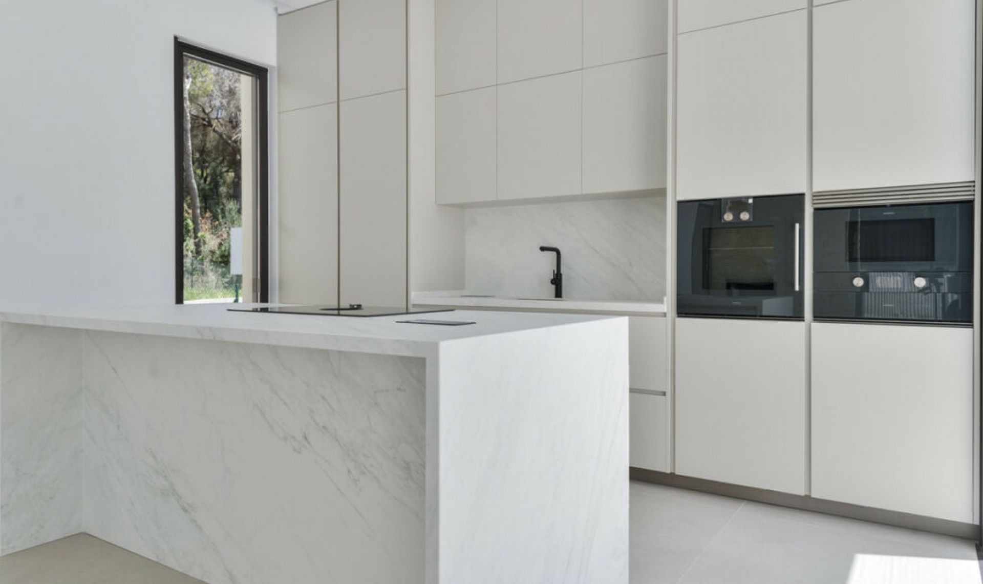 Resale - House -
Marbella