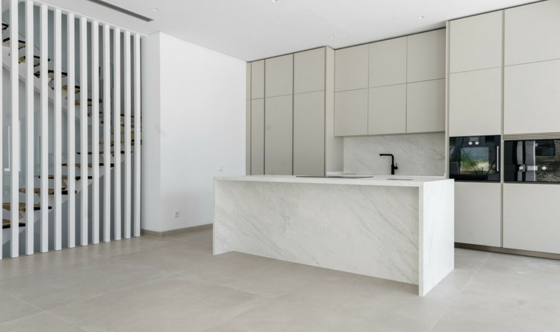 Resale - House -
Marbella