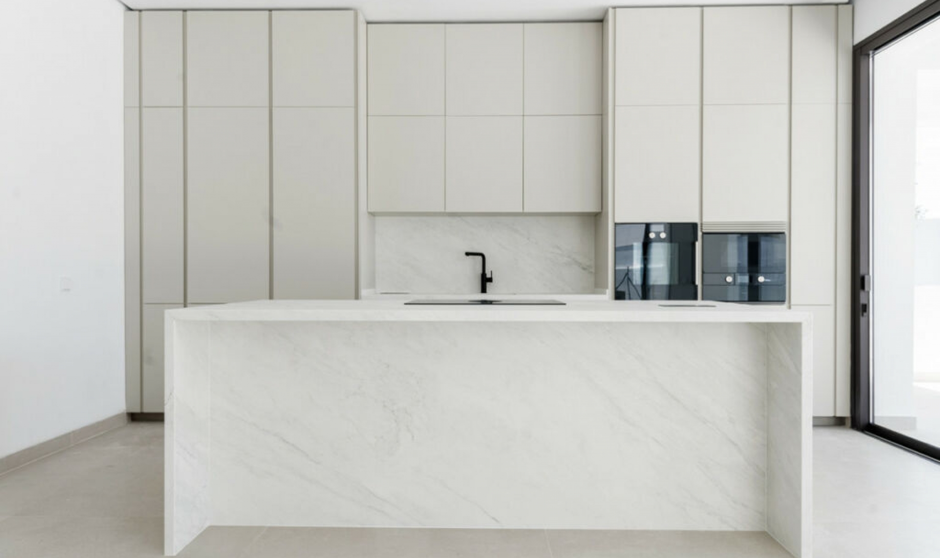 Resale - House -
Marbella